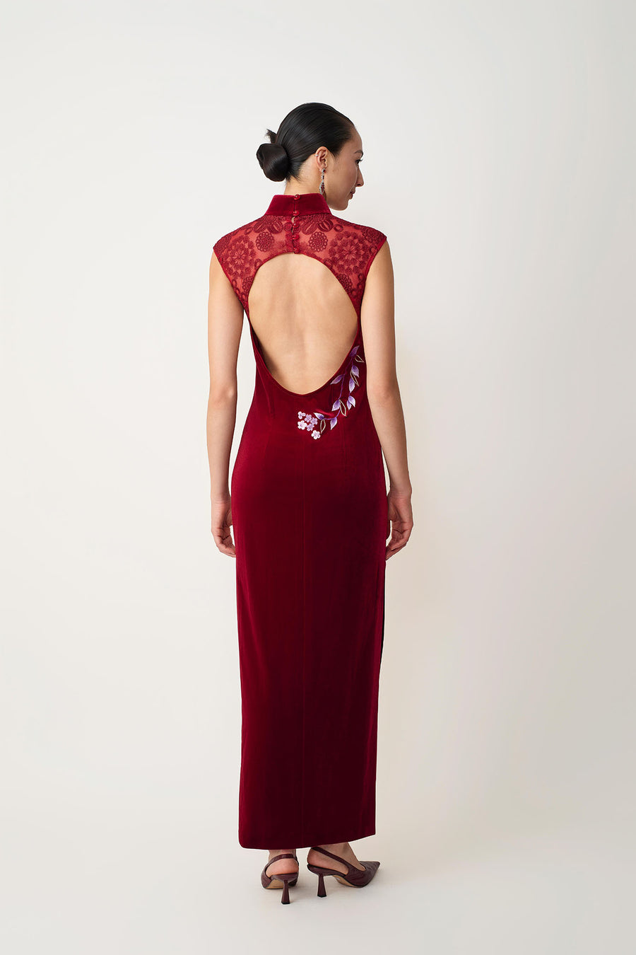 Purple Wisteria Embroidered Lace Spliced Backless Qipao