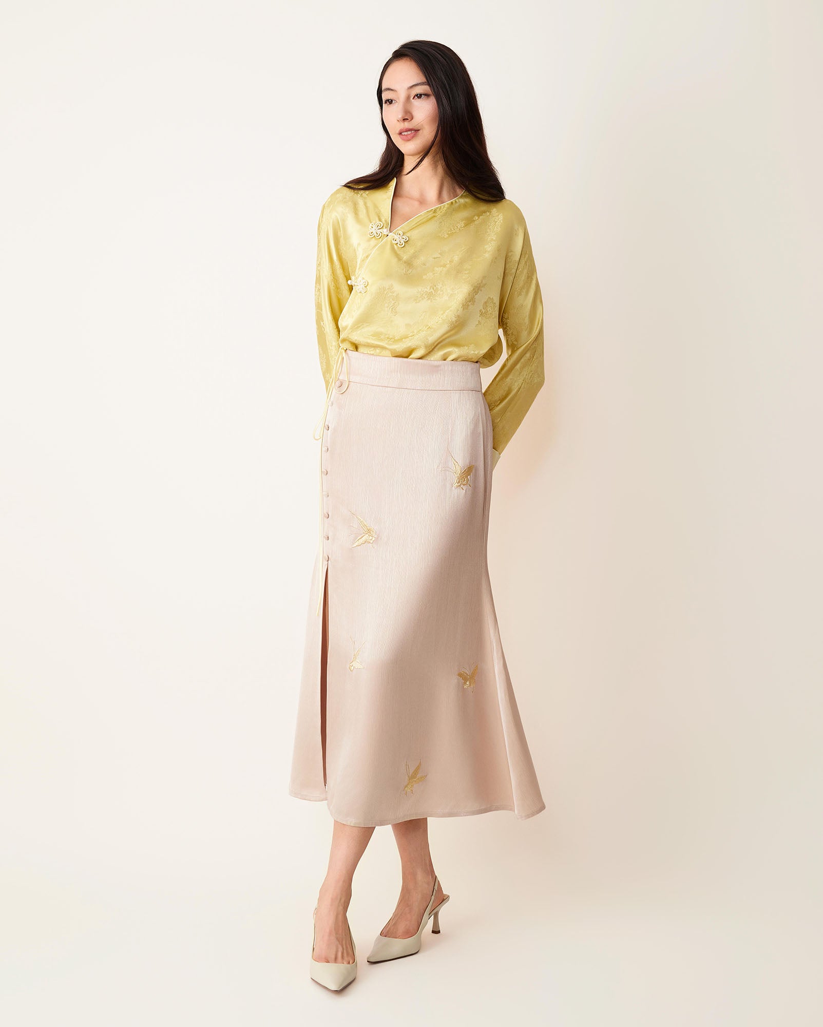 Butterfly Embroidered Front-Slit Fishtail Skirt Cream