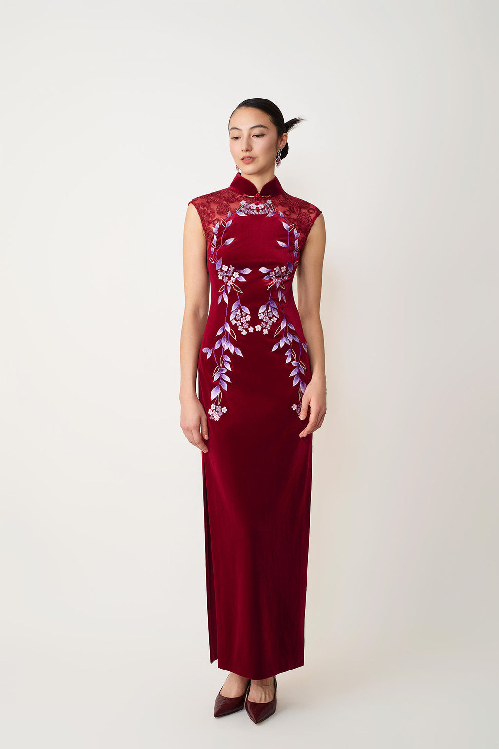 Purple Wisteria Embroidered Lace Spliced Backless Qipao