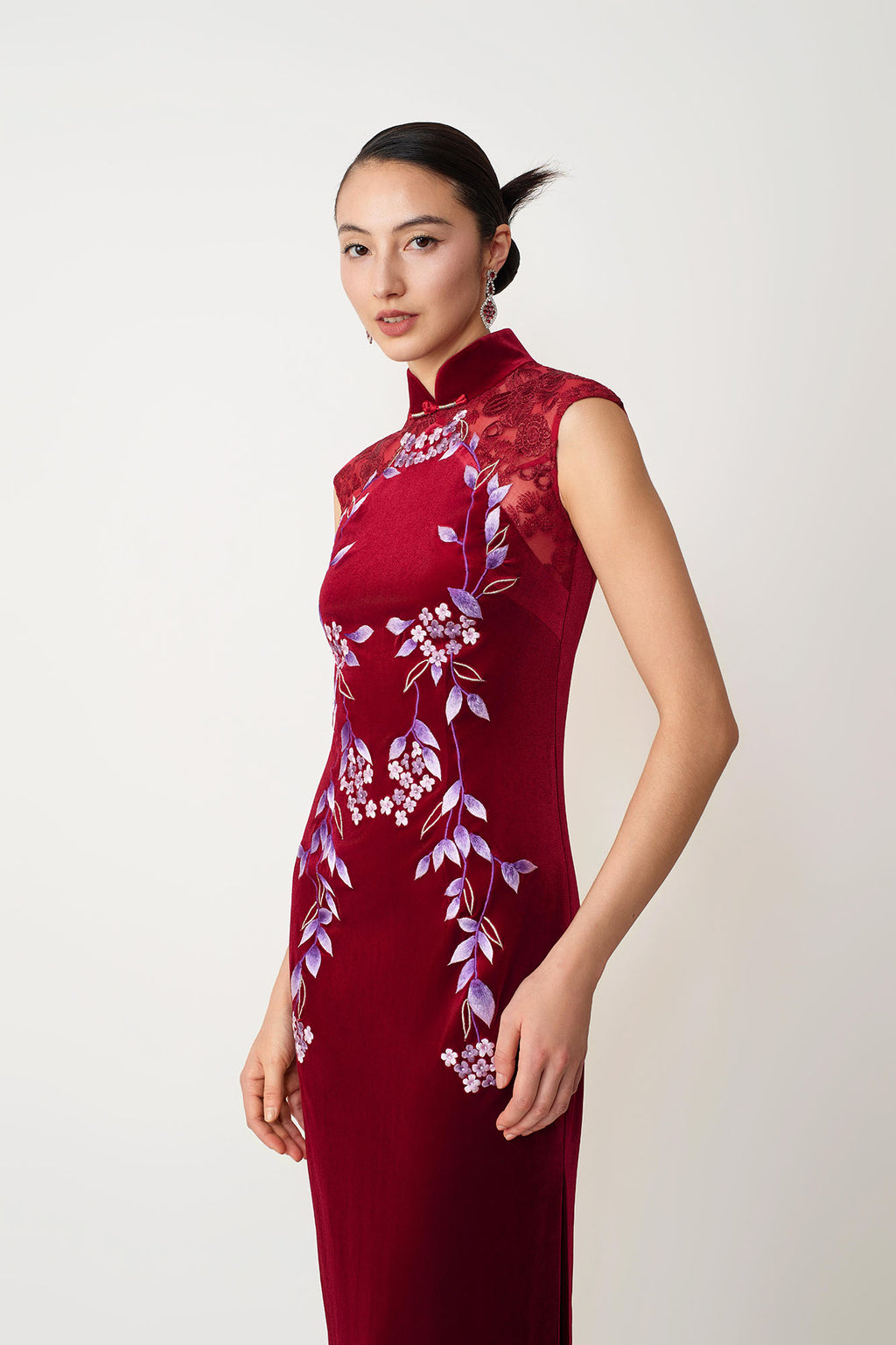 Purple Wisteria Embroidered Lace Spliced Backless Qipao