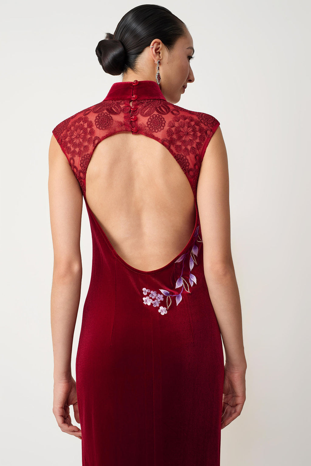 Purple Wisteria Embroidered Lace Spliced Backless Qipao