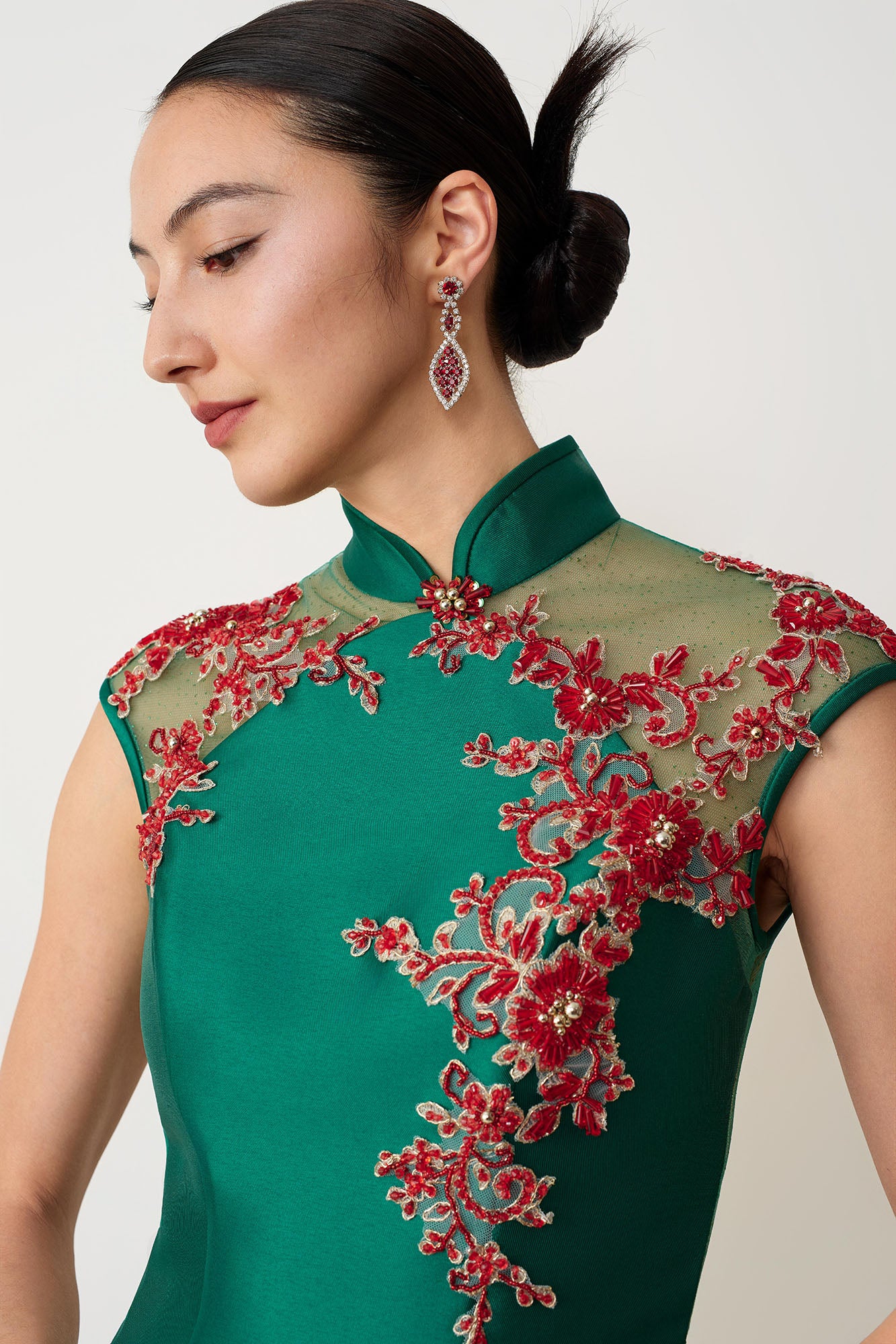 Beaded Rose Gauze Spliced Short Qipao Green