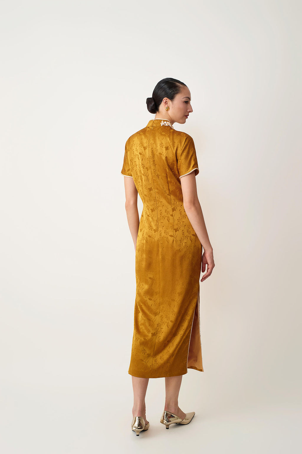 Floral-Collar Loose Sleeve Qipao