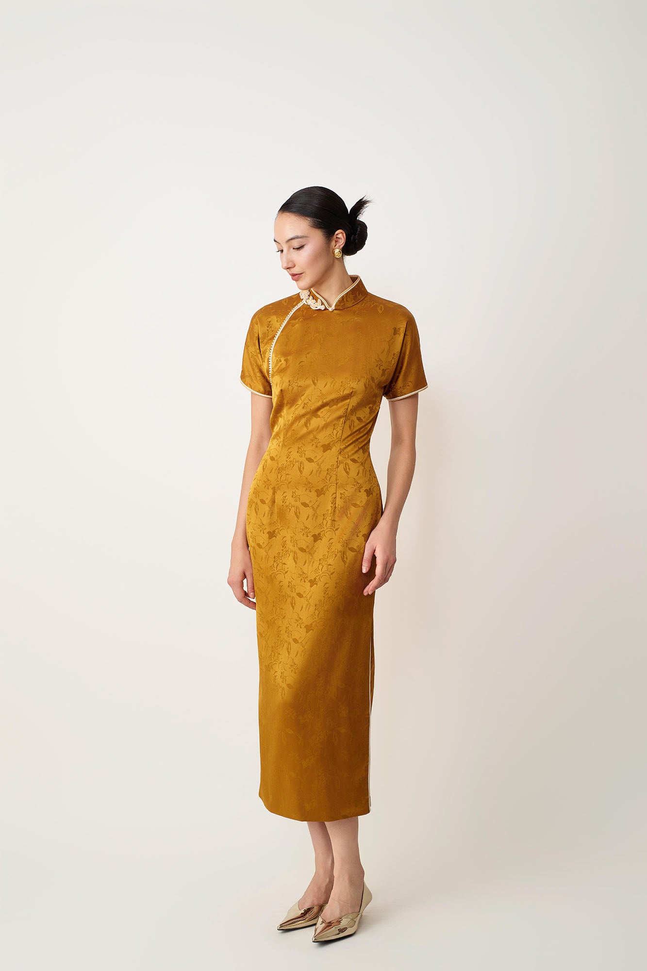 Floral-Collar Loose Sleeve Qipao