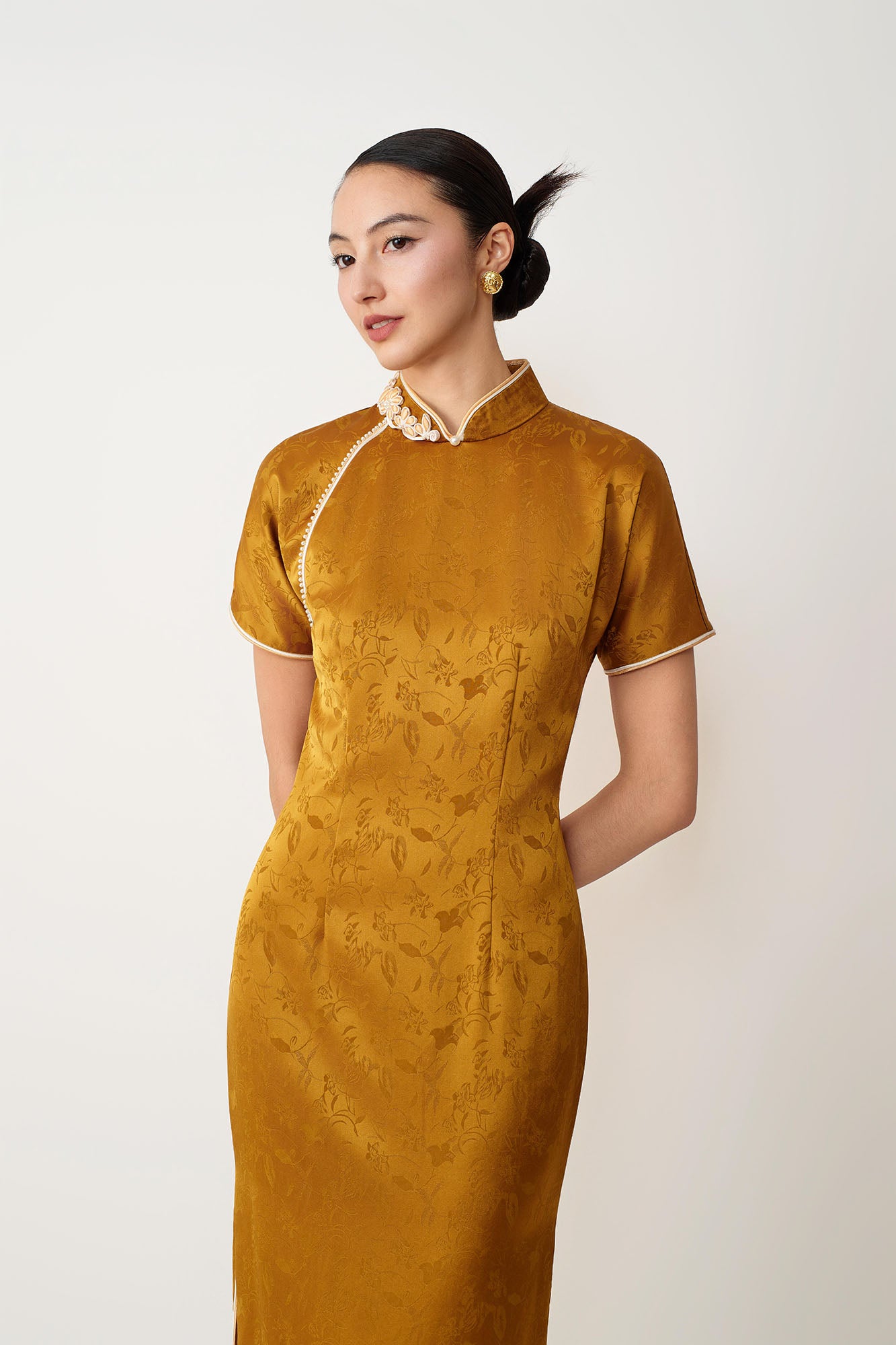 Floral-Collar Loose Sleeve Qipao