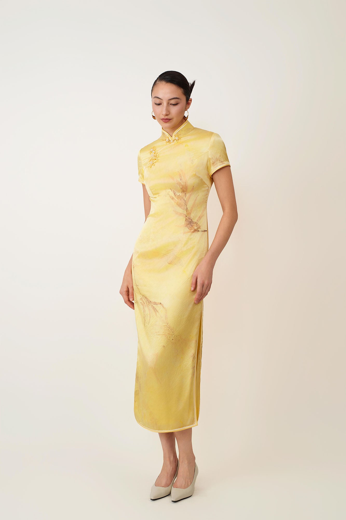 Botanic-Dyed Classic Short Sleeve Qipao