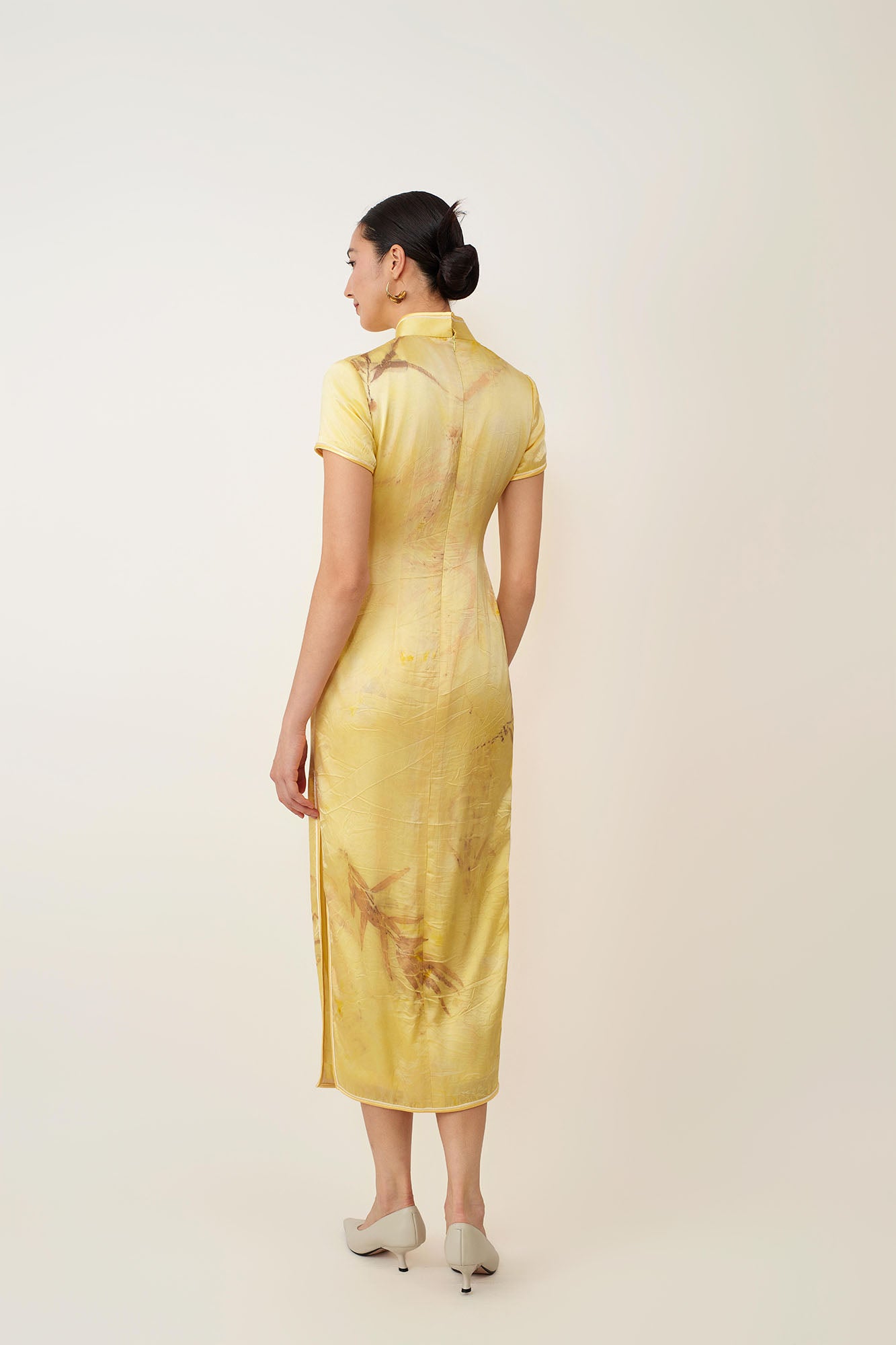 Botanic-Dyed Classic Short Sleeve Qipao