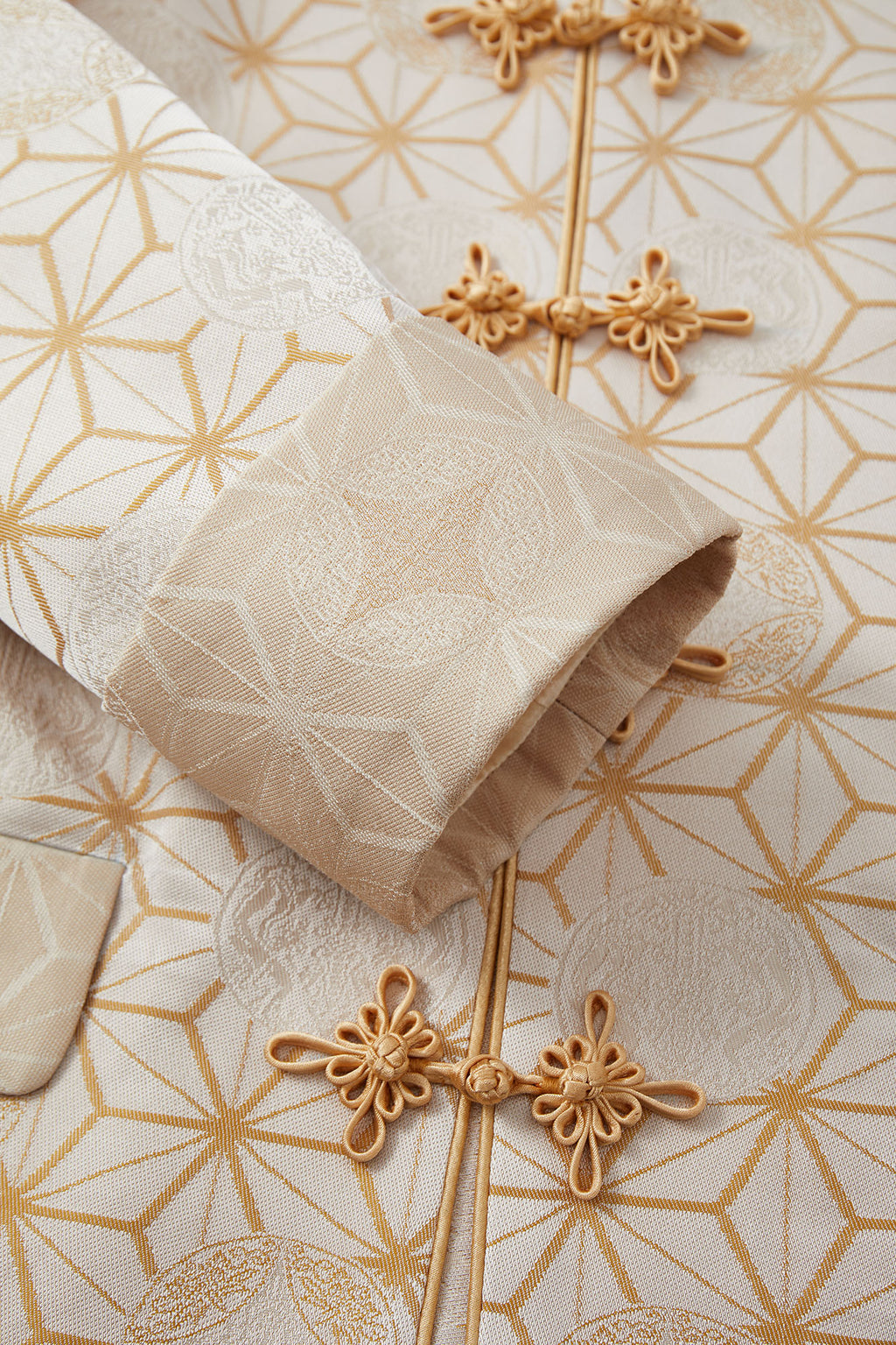 Dragon Straight Cut Flower Button Jacket