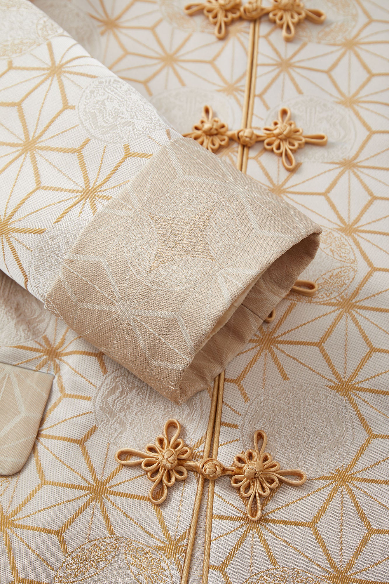 Dragon Straight Cut Flower Button Jacket