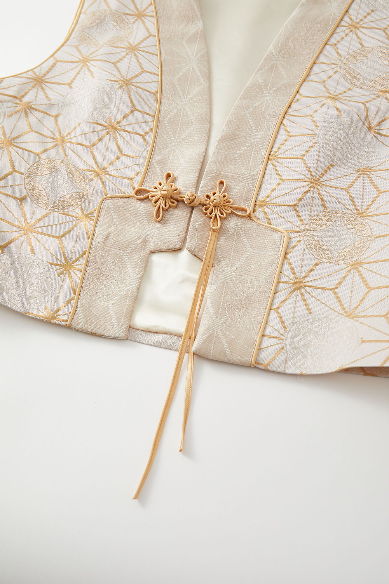 Dragon Flower Button Short Vest