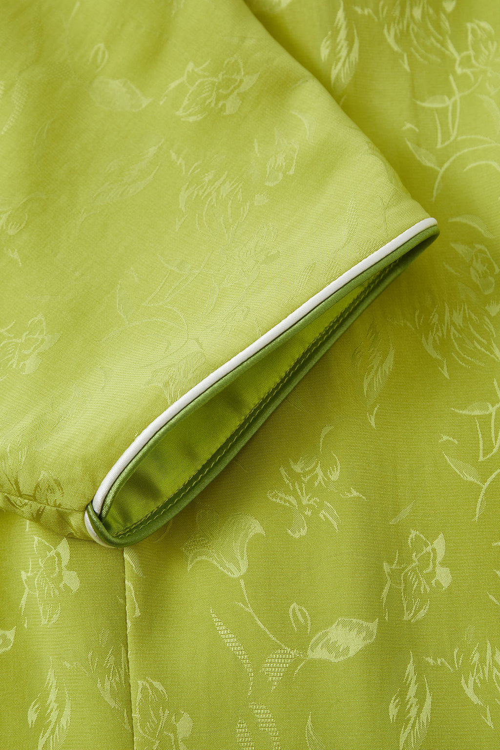 Loose Sleeve Floral-Collar Qipao