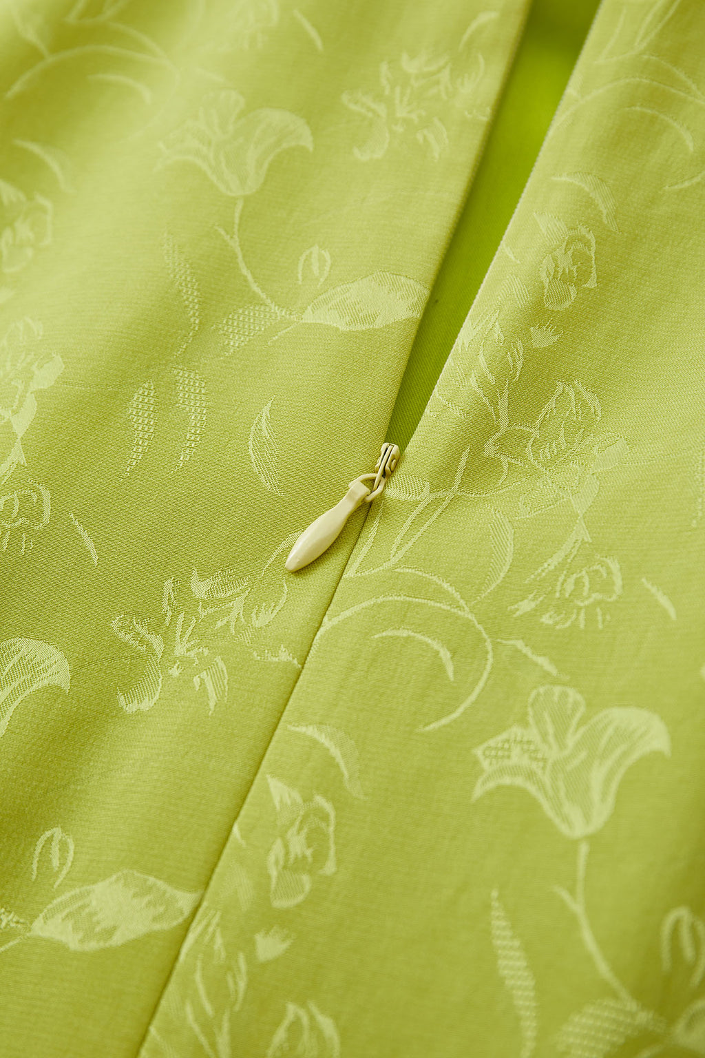 Loose Sleeve Floral-Collar Qipao