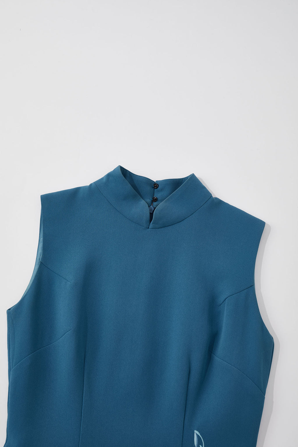 Twin Butterfly Embroidered Sleeveless Qipao