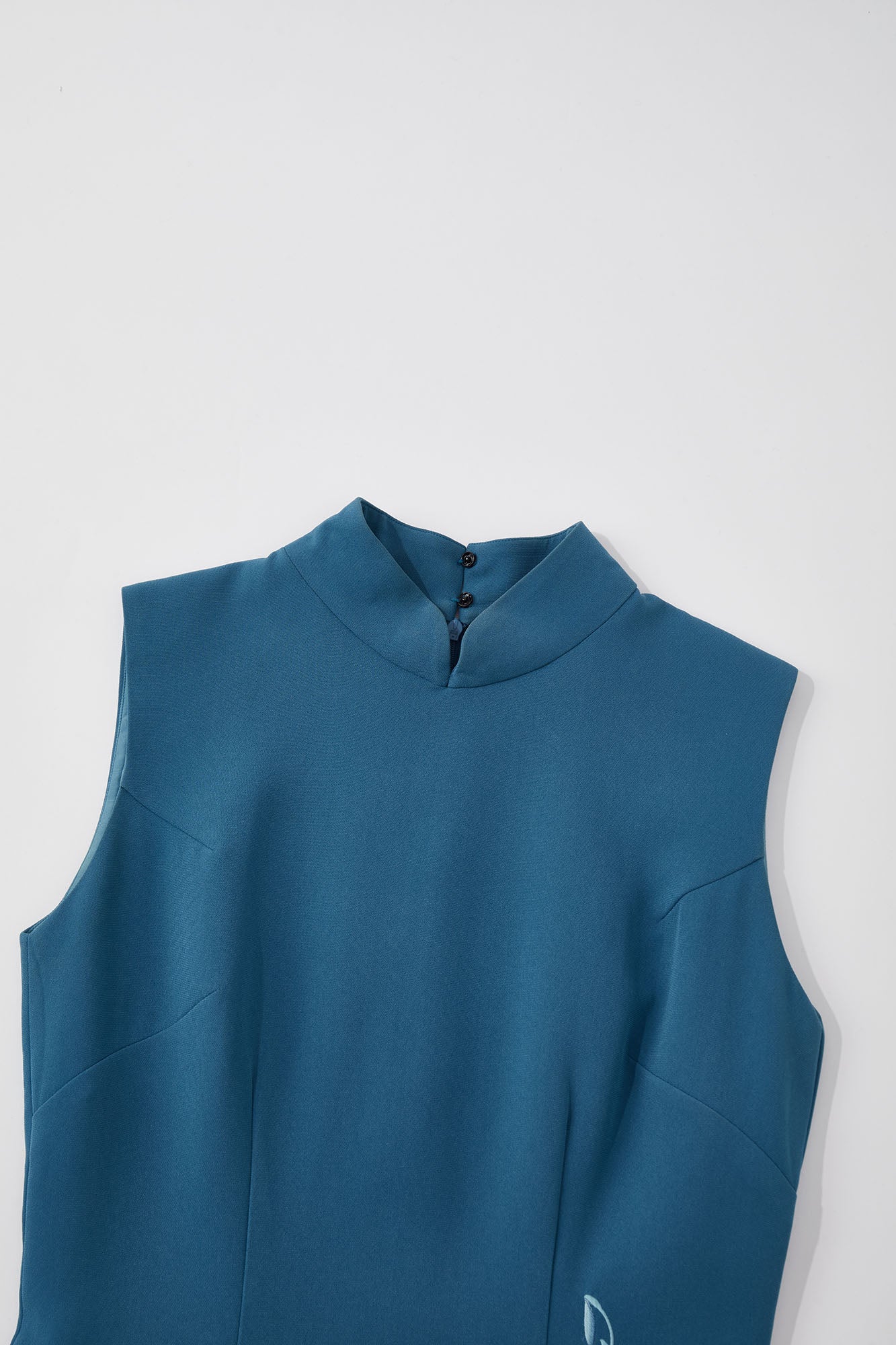 Twin Butterfly Embroidered Sleeveless Qipao