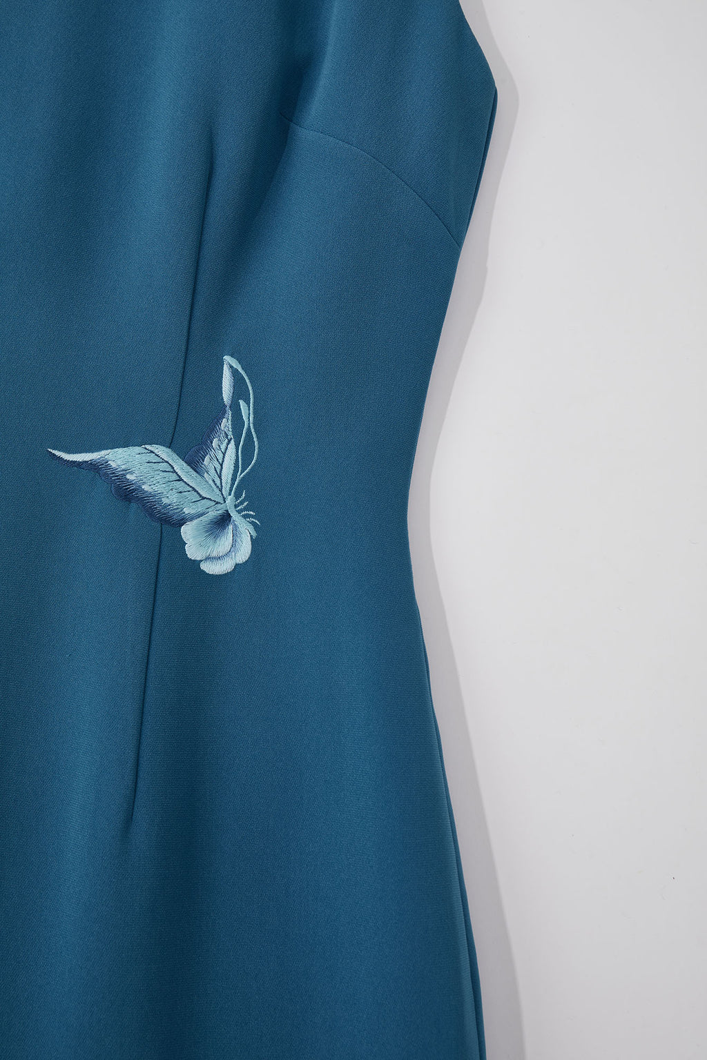 Twin Butterfly Embroidered Sleeveless Qipao