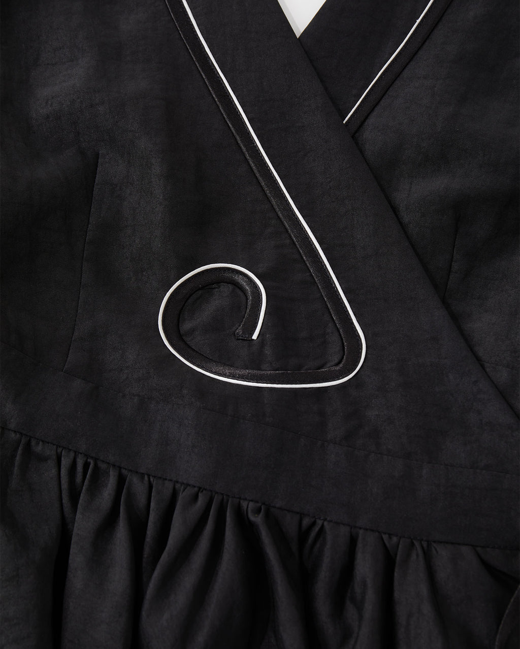 V-Neck Wavy Hem Xiangyun Silk Top