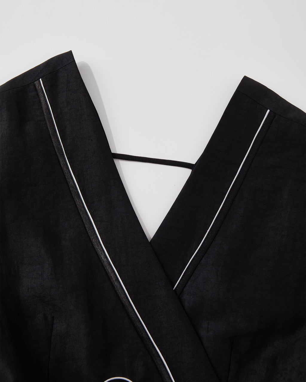 V-Neck Wavy Hem Xiangyun Silk Top