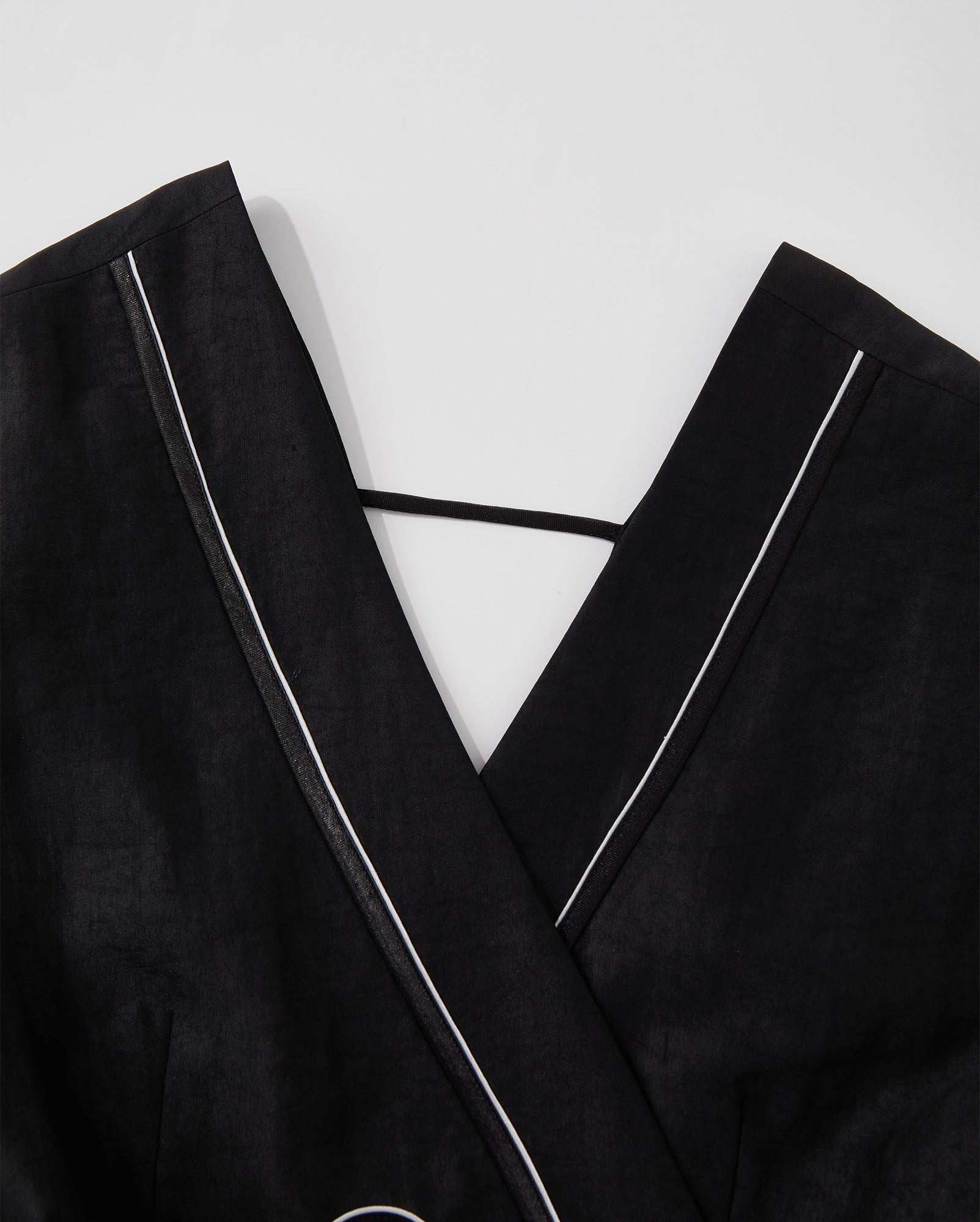 V-Neck Wavy Hem Xiangyun Silk Top