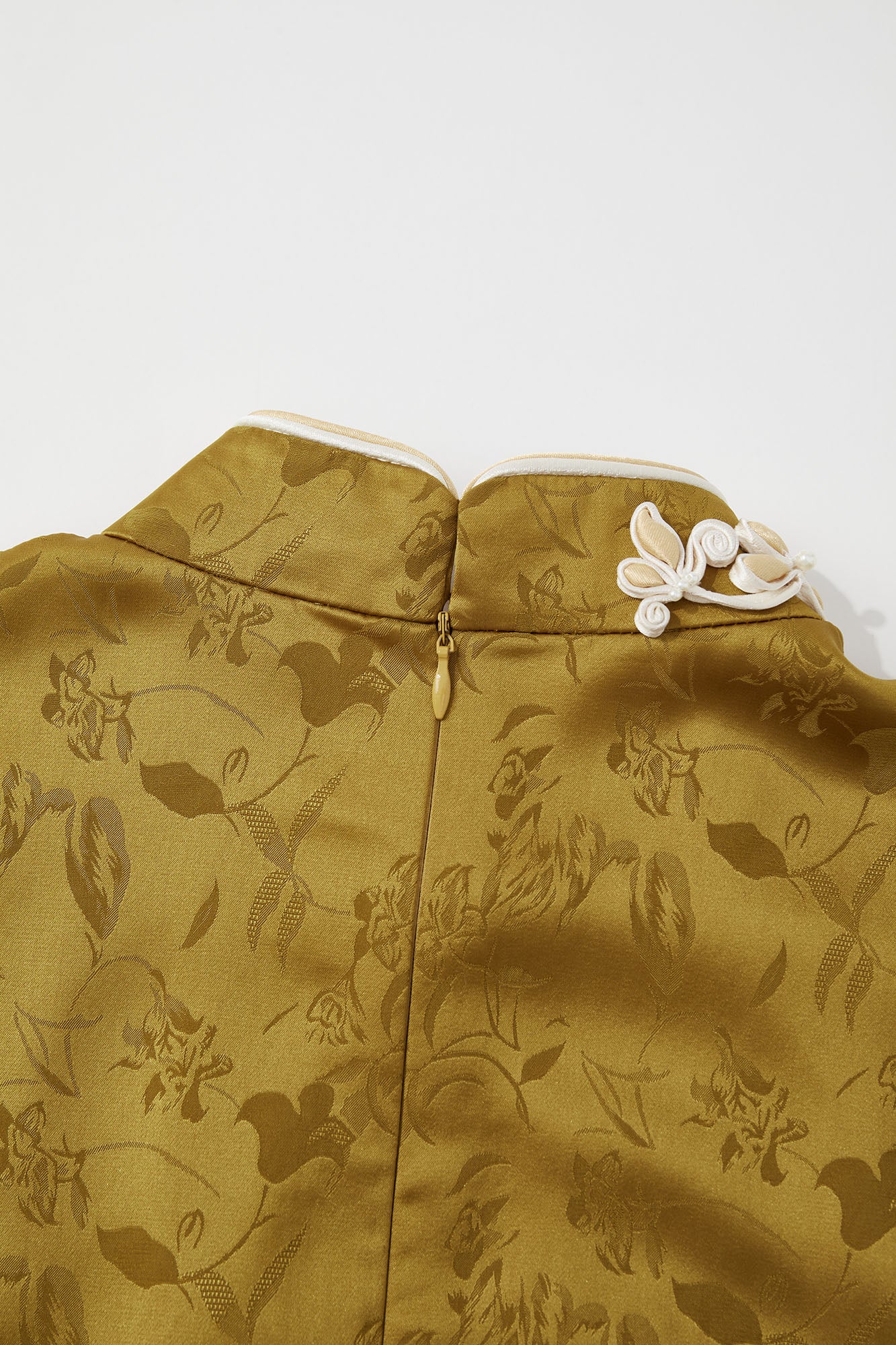 Floral-Collar Loose Sleeve Qipao