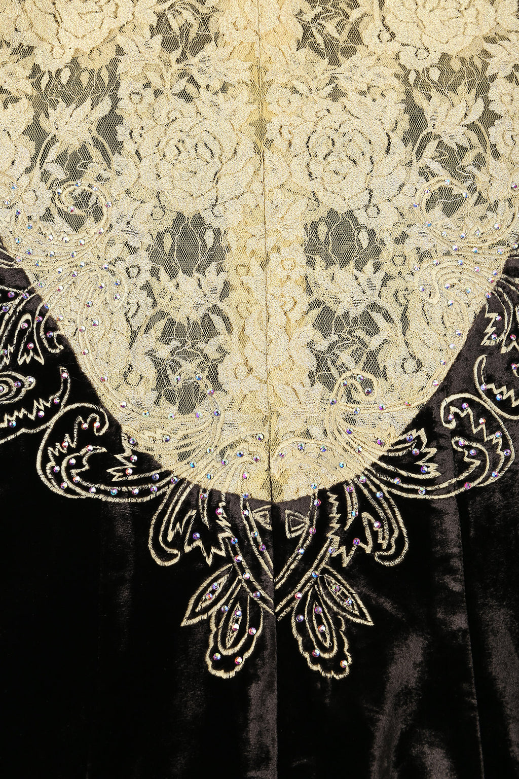 Lily Flower Embroidered Lace Spliced Qipao