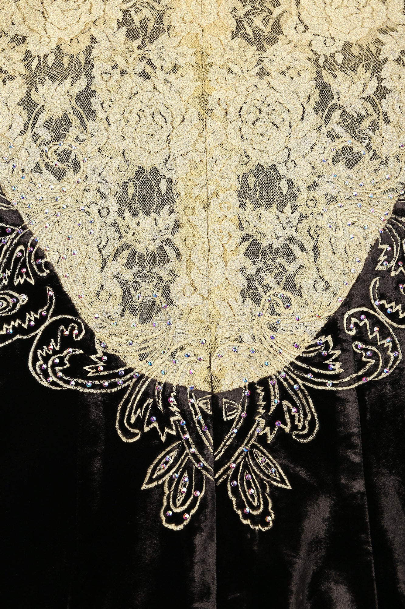 Lily Flower Embroidered Lace Spliced Qipao