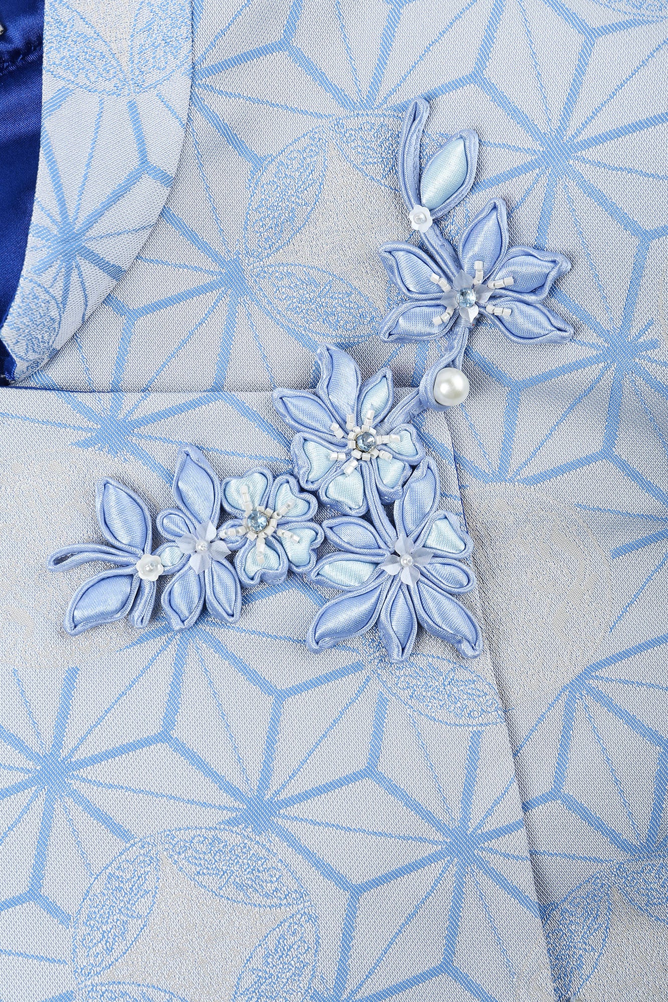 Dragon Slant Cut Flower Button Jacket