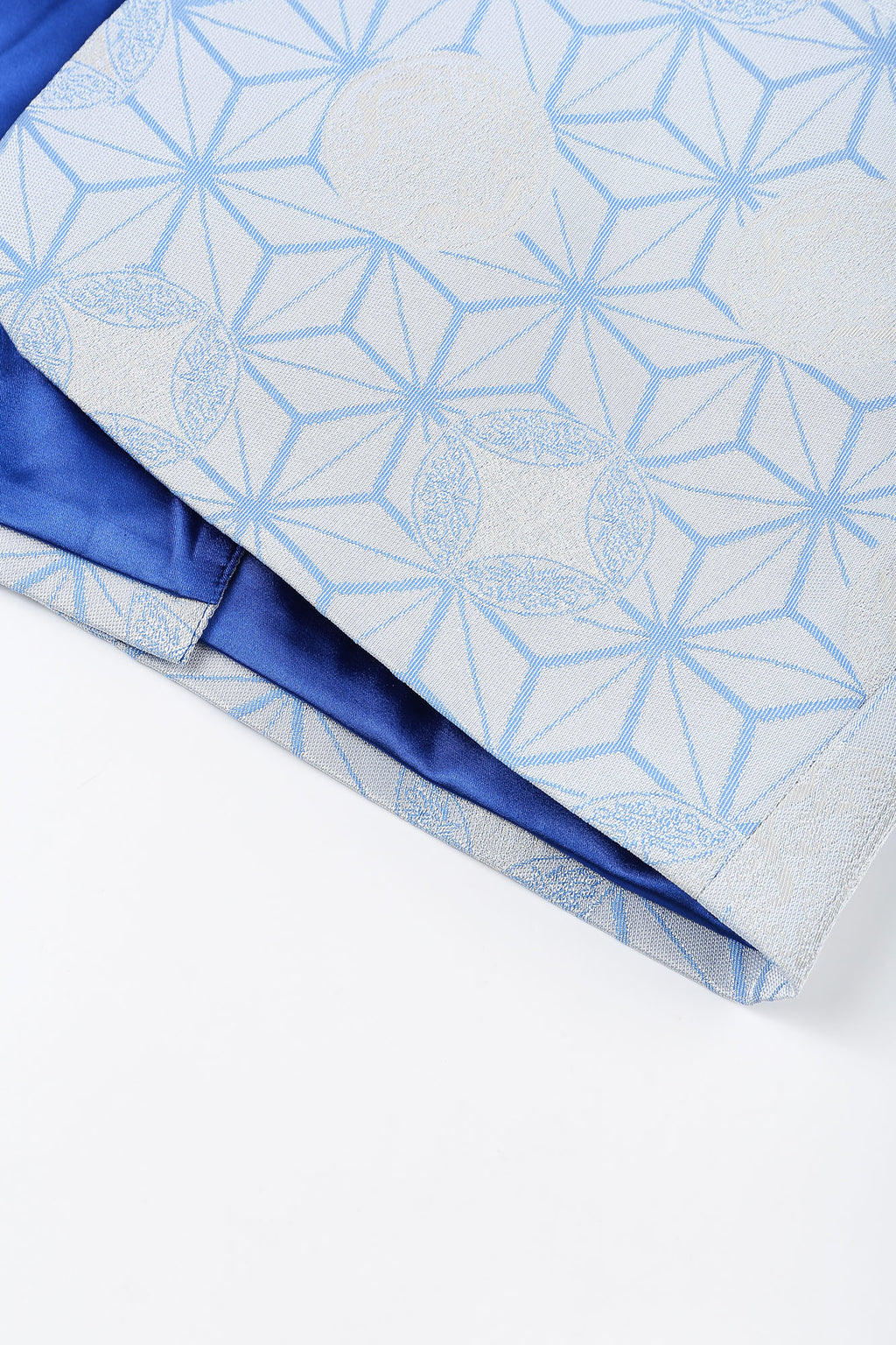 Dragon Slant Cut Flower Button Jacket