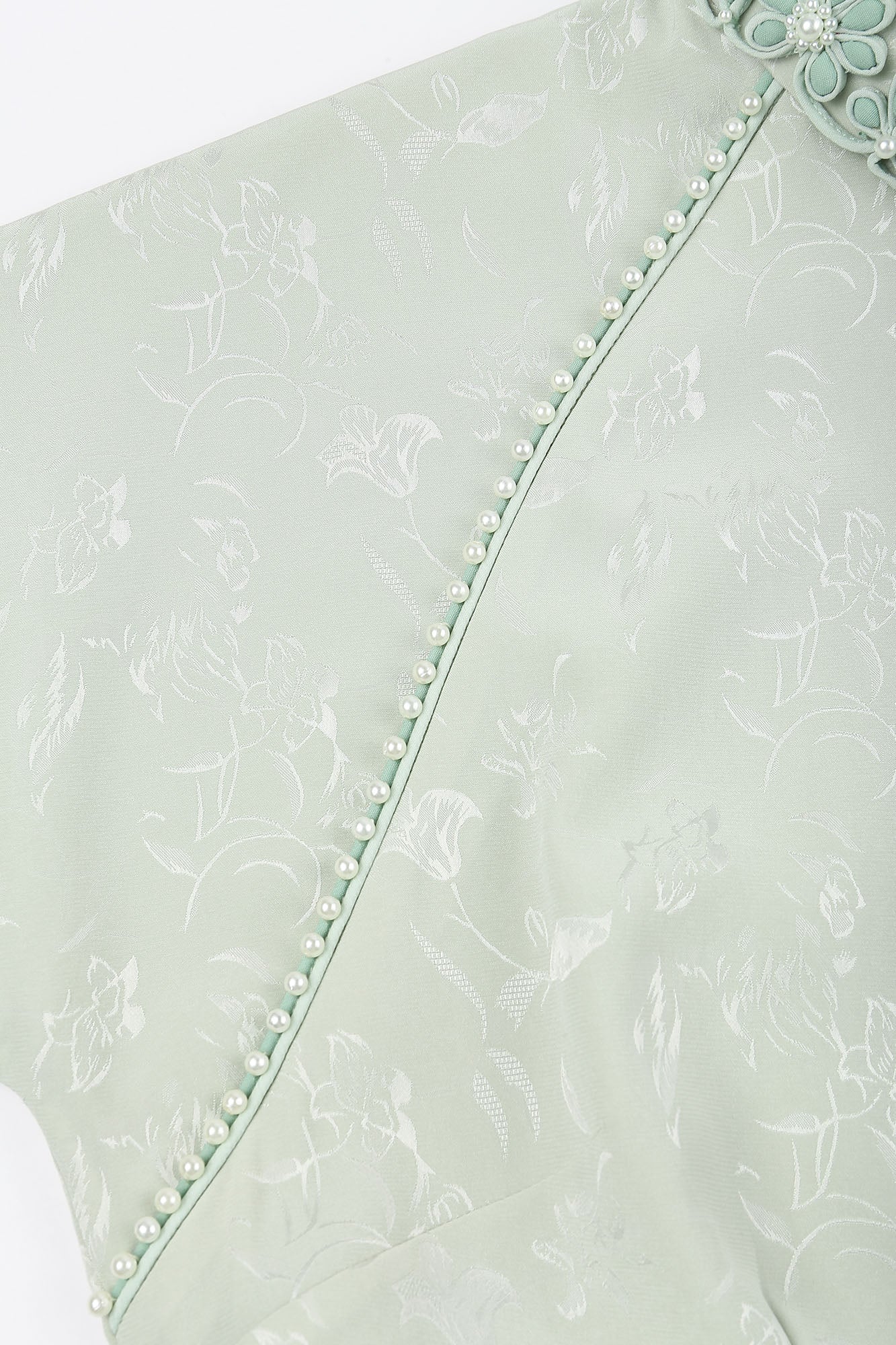 Loose Sleeve Floral-Collar Qipao