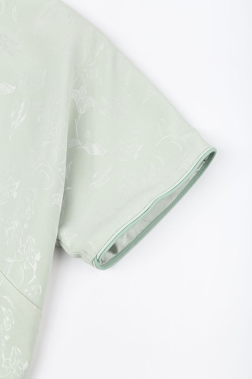 Loose Sleeve Floral-Collar Qipao